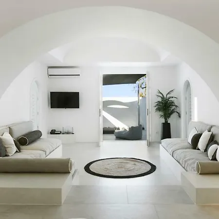Le Blanc - Two Luxury Messaria (Santorini)